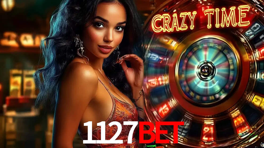 Mulher elegante ao lado da vibrante roda da fortuna do jogo de cassino ao vivo Crazy Time, um dos game shows mais populares e cheios de prêmios do 1127BET.